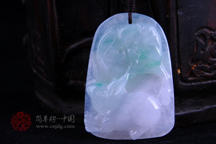 紫罗兰带绿如意兔缅甸翡翠挂件