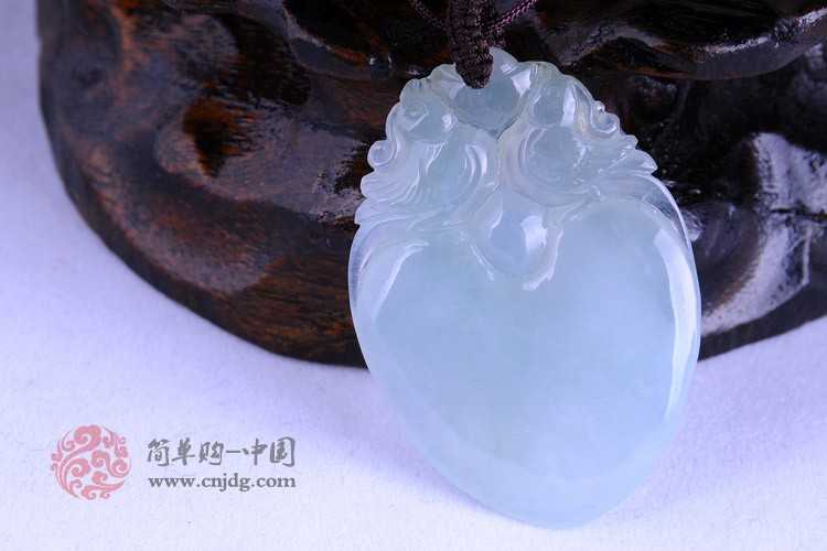 夫妻恩爱冰种飘绿永结同心缅甸翡翠挂件