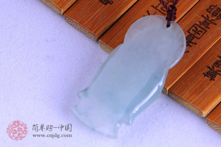 冰油种佛缅甸翡翠挂件