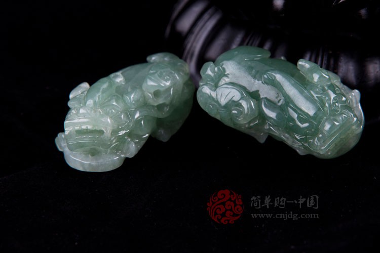 莹润动人缅甸天然翡翠A货冰油挂件