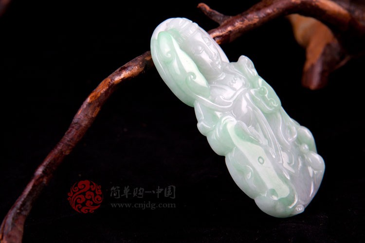 美妙绝伦缅甸天然A货白底绿翡翠观音挂件