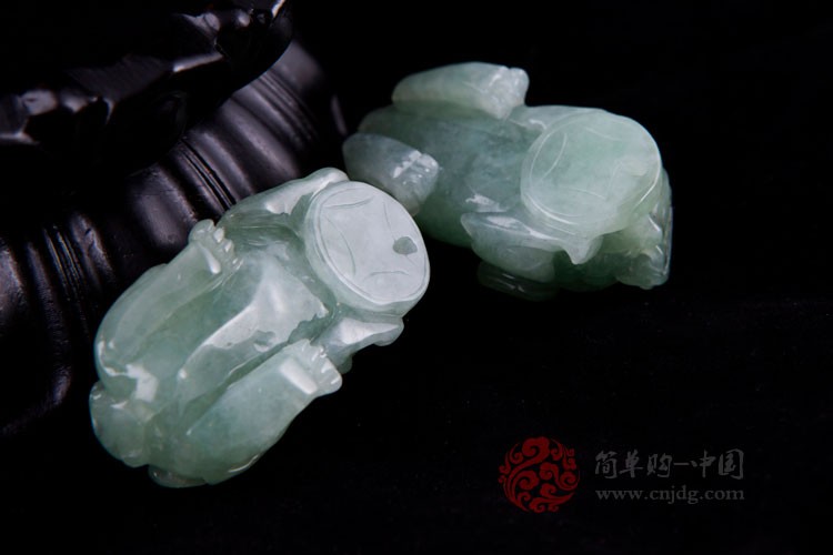 莹润动人缅甸天然翡翠A货冰油挂件