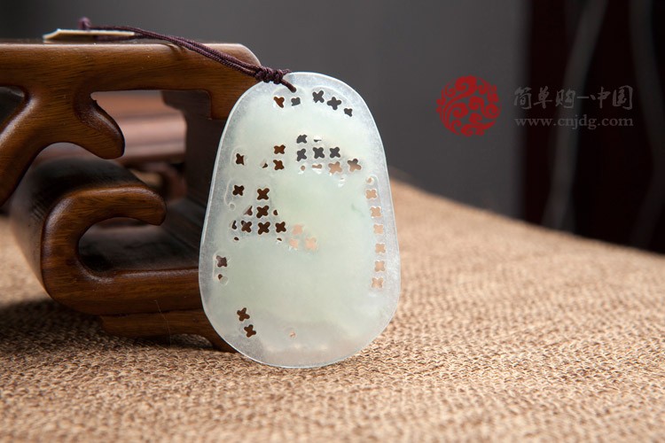 冰种生肖虎牌缅甸翡翠挂件