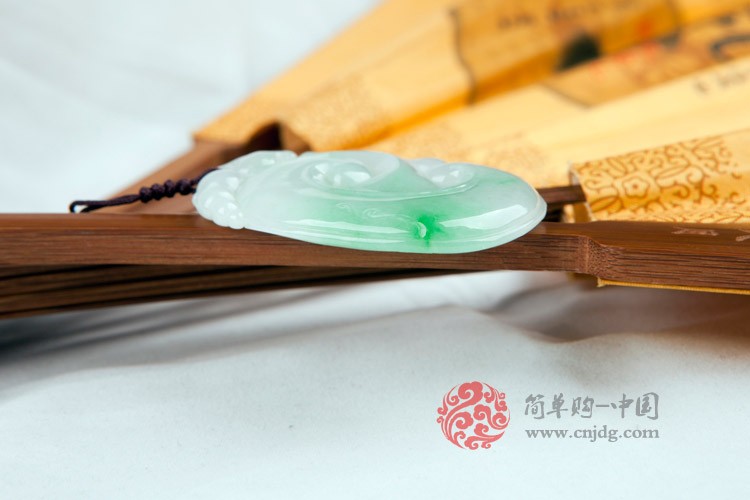 福财接到白底绿如意缅甸翡翠挂件