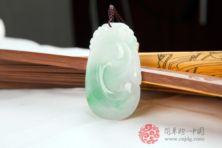 福财接到白底绿如意缅甸翡翠挂件