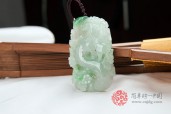 白底绿松梅三友缅甸翡翠挂件