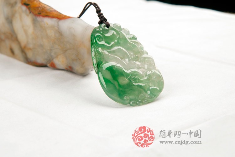 冰种带正绿如意缅甸翡翠挂件