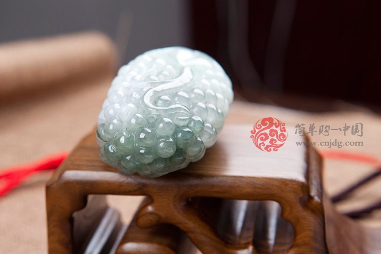 豆种葡萄缅甸翡翠手玩件1