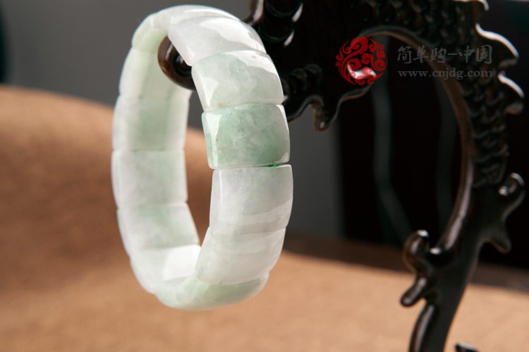 豆绿种缅甸翡翠宽边手链