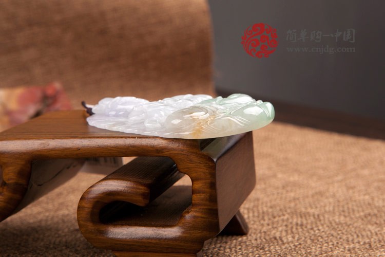 三彩观音缅甸翡翠挂件