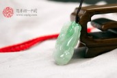 白底绿貔貅旺财缅甸翡翠挂件