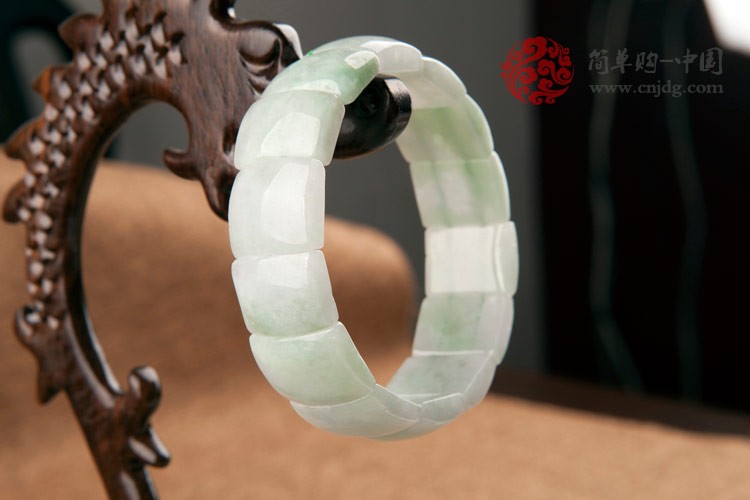 豆绿种缅甸翡翠宽边手链