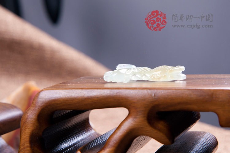 冰黄种老虎缅甸翡翠挂件