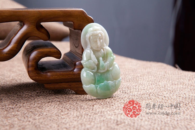 永保平安白底绿观音缅甸翡翠挂件