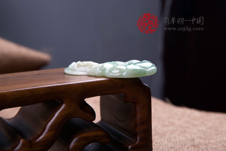 永保平安白底绿观音缅甸翡翠挂件