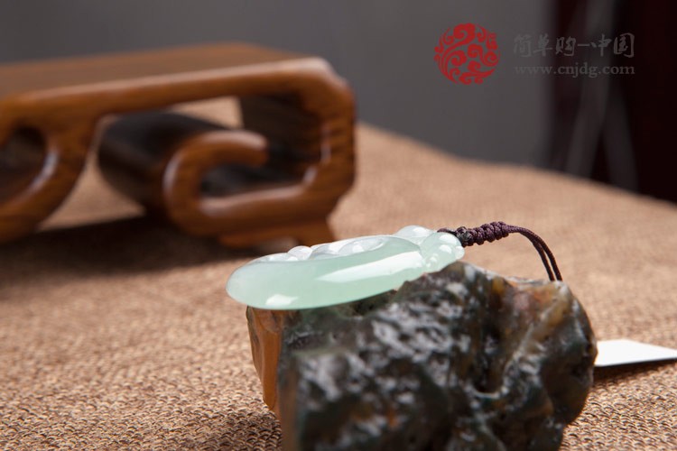 自得其乐冰种如意缅甸翡翠挂件