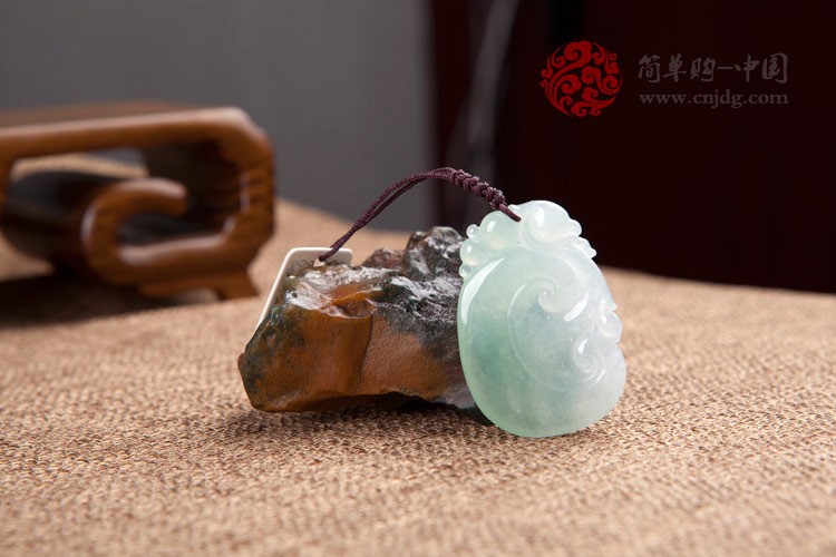 自得其乐冰种如意缅甸翡翠挂件