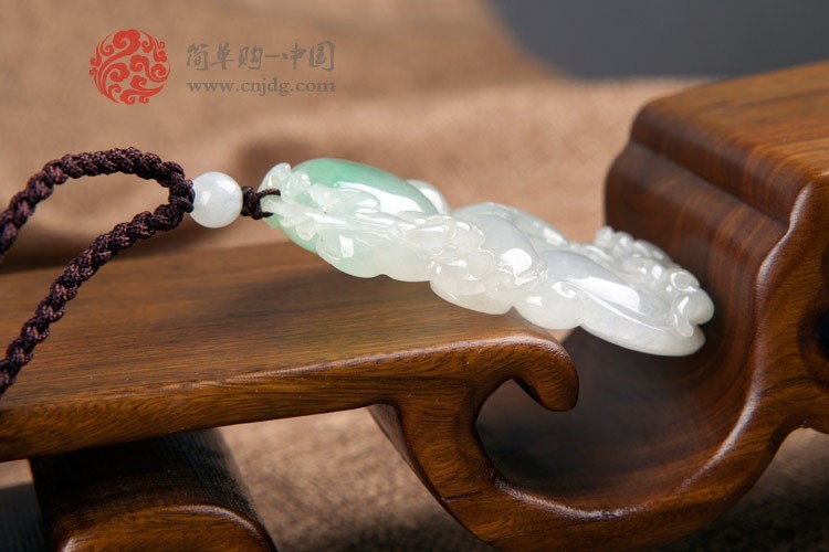 和气生财白底绿貔貅缅甸翡翠挂件